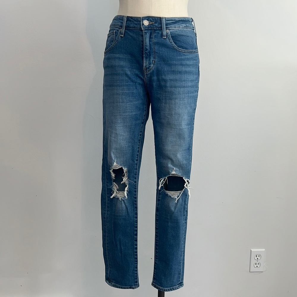 Levi's Distressed High Rise Straight Skinny Jeans